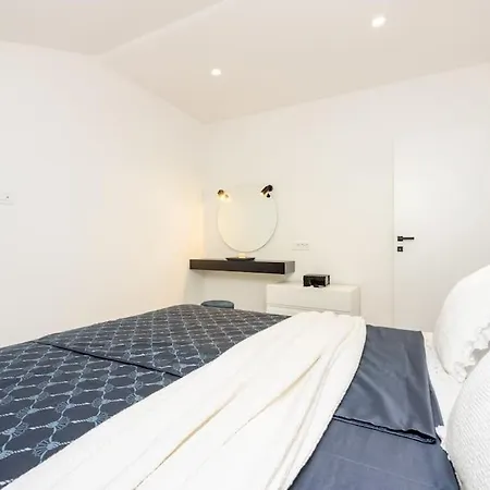 Karl Ck Apartment