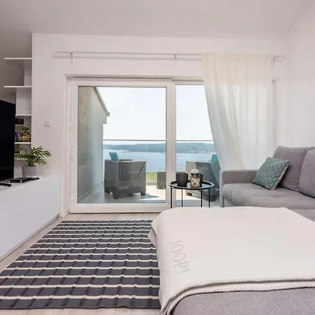 Karl Ck Apartment *